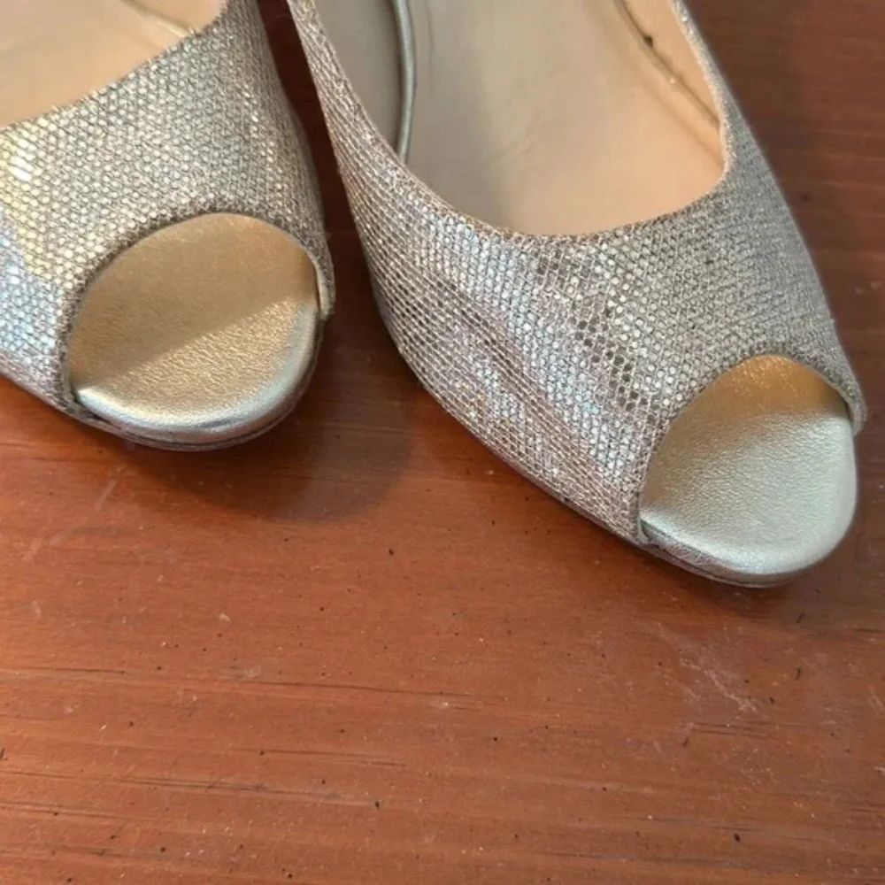 Jimmy Choo champagne, metallic open toe kitten heels Italian size 38 1/2 US 8.5 - Picture 3 of 7